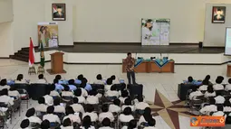 Citizen6, Jakarta: Dengan mengusung tema “Pentingnya Menjaga Kesehatan Reproduksi Kewanitaan” Seminar tersebut diikuti oleh 300 personel wanita meliputi  wanita TNI  dan PNS. (Pengirim: Badarudin Bakri).