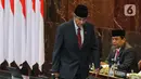 Anggota DPD masa bakti 2024-2029 tertua, Ismeth Abdullah sesaat sebelum memimpin rapat paripurna perdana di Gedung Nusantara, Kompleks Parlemen, Senayan, Jakarta, Selasa (1/10/2024). (Liputan6.com/Angga Yuniar)