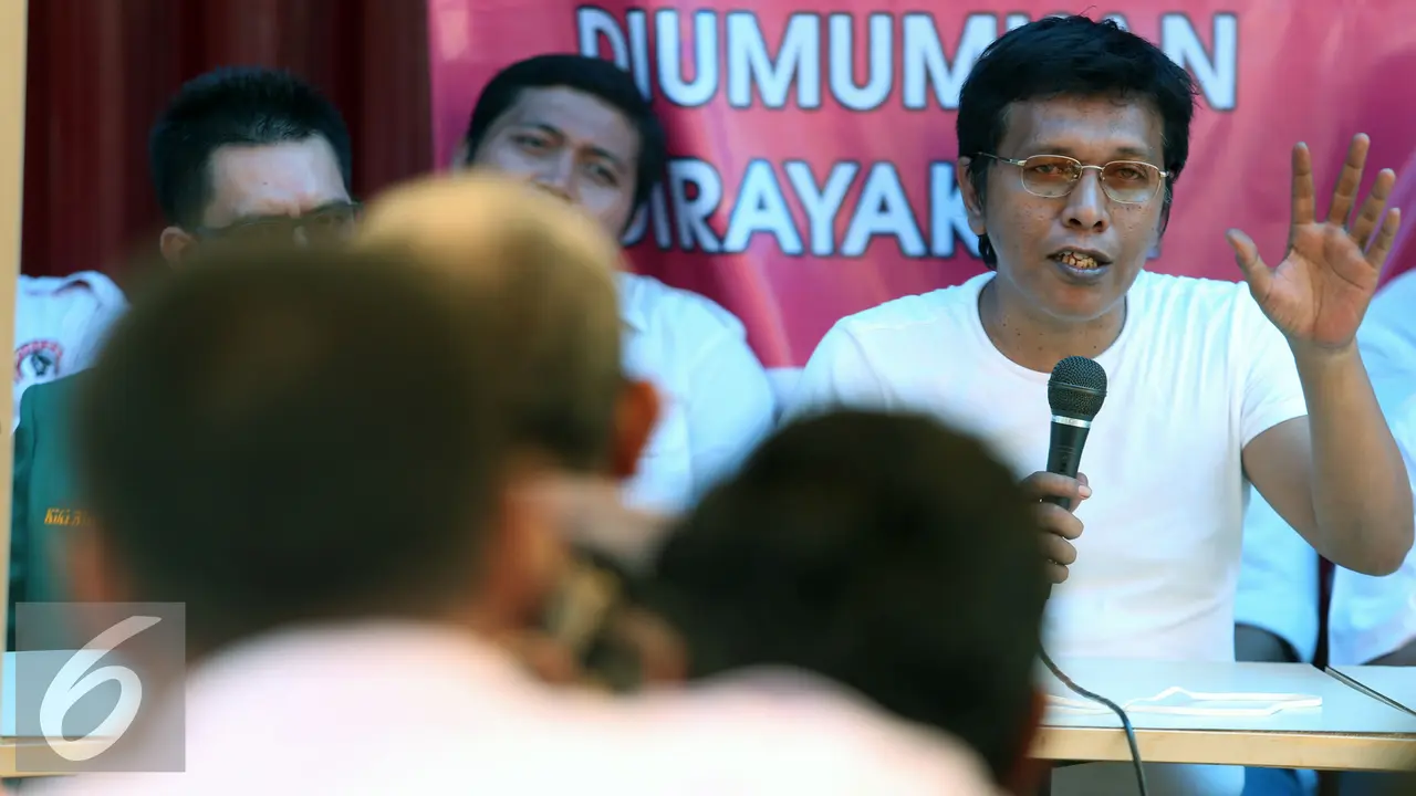 Politikus PDI Perjuangan Adian Napitupulu