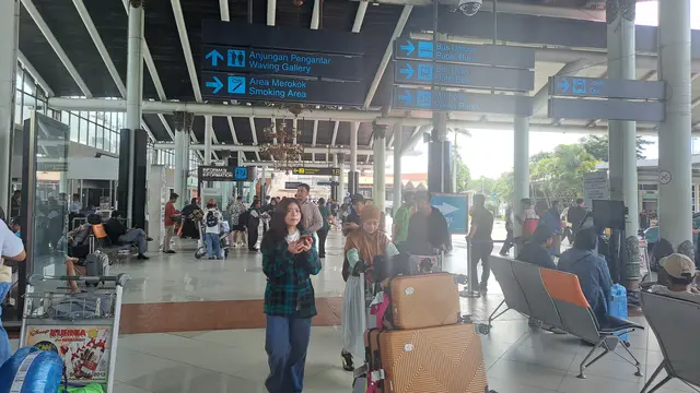 Situasi arus balik lebaran di Bandara Soekarno Hatta (Soetta), Senin (7/4/2025).