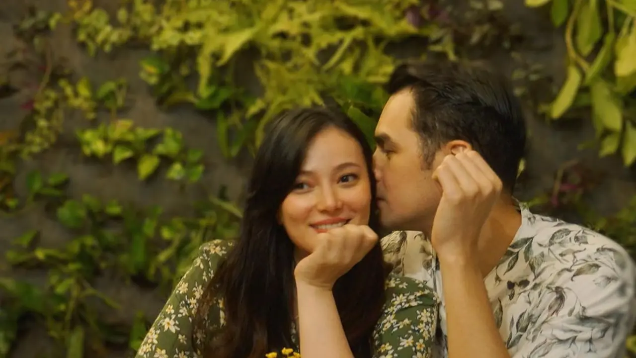 Perut Istri Kian Membuncit, Ini 6 Potret Gemas Asmirandah dan Jonas Rivanno