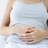 PMS (Premenstrual syndrome) punya gejala yang sama dengan hamil muda. Yuk, ketahui.