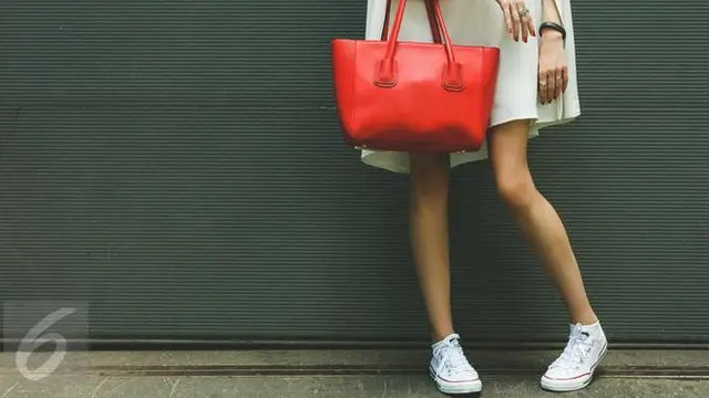 3 Fashion Item yang Sebaiknya Tidak Dikenakan Bersama Sneakers