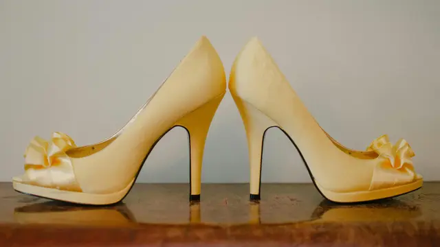 1. Pumps untuk Acara Formal