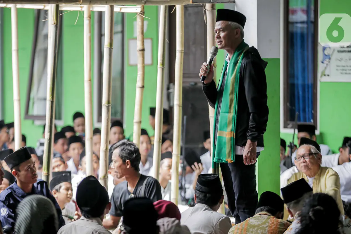 Ganjar Sambangi Ponpes di Tegal