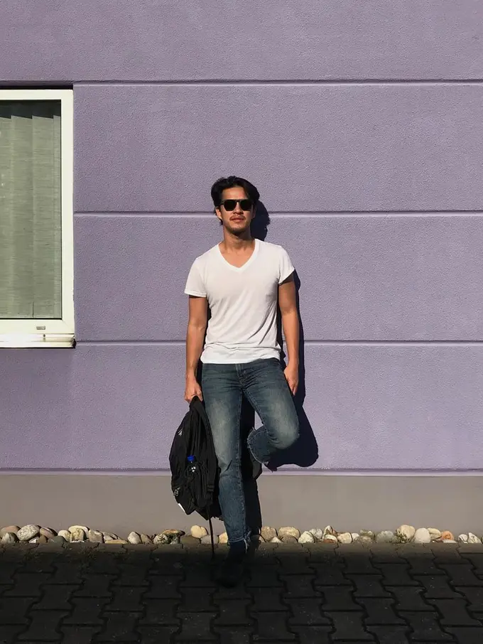 Gaya Kasual Morgan Oey, Simpel dan Keren