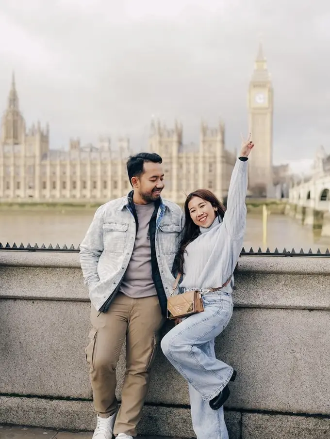 6 Gaya Couple Serasi Kiky Saputri dan Khairi Liburan di Eropa, Umumkan Kehamilan Anak Pertama