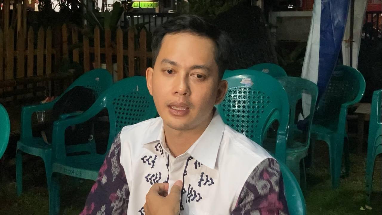 Kiki Farrel saat pengajian 7 hari ibundanya