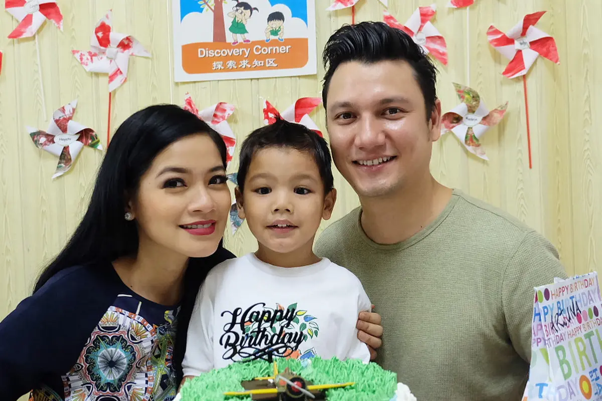 [Bintang] 9 Tahun Menikah, Ini 8 Potret Keharmonisan Titi Kamal dan Christian Sugiono