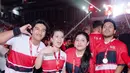 Pinka Hapsari satu tim badminton bersama Thariq dalam acara olahraga Merah Meriah di Istora Senayan, Minggu (14/1/2024) kemarin. Ia tampil mengenakan jersey merah dipadukan skirt putih. [@dpophaprani]