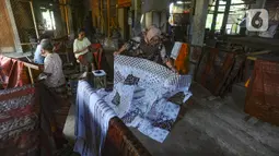 Batik tulis Trenggalek dijual dengan harga Rp 150 ribu hingga Rp 1,5 juta. (merdeka.com/Arie Basuki)