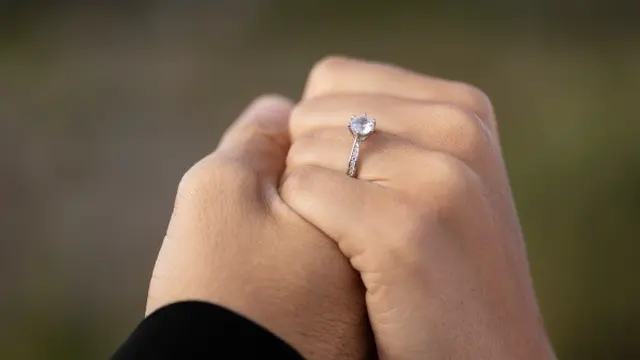 Ilustrasi Cincin Tunangan (Sumber: Freepik)