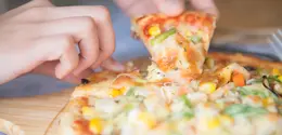 ilustrasi pizza/Photo by Buenosia Carol from Pexels