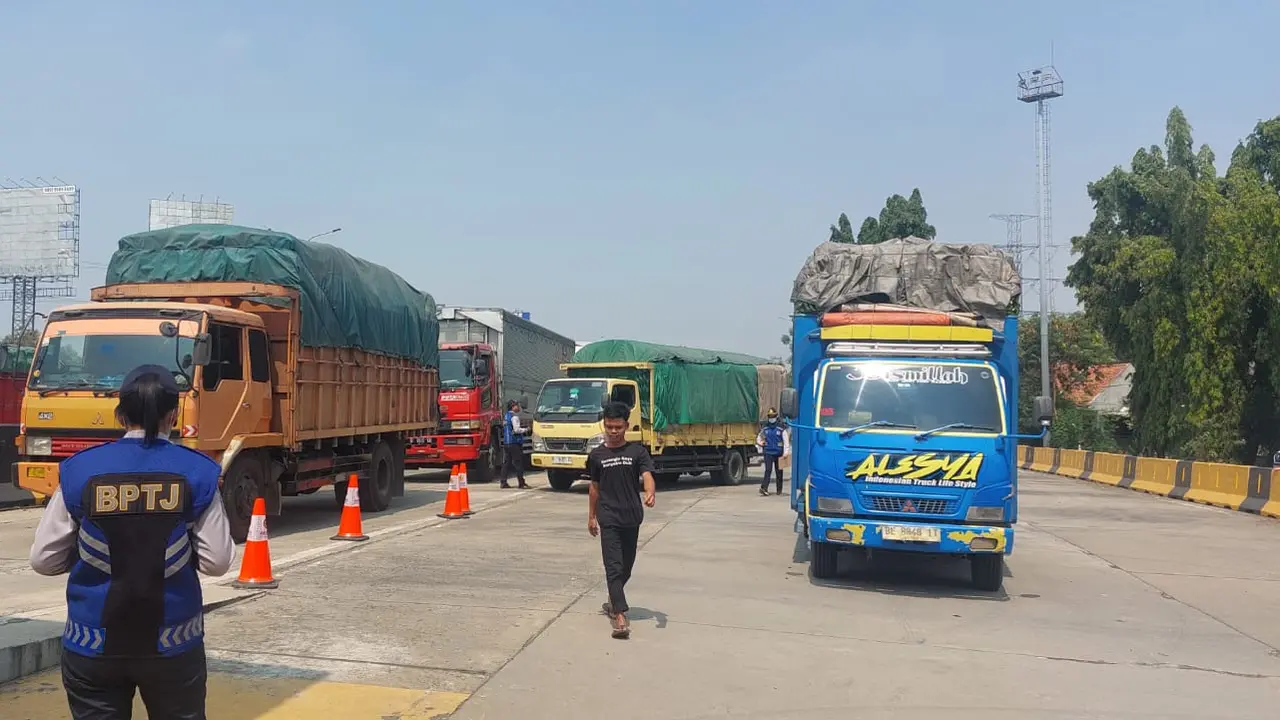Jasamarga Metropolitan Tollroad (JMT) telah melaksanakan operasi Over Dimension Over Load (ODOL) selama 3 hari. (Dok Jasa Marga)