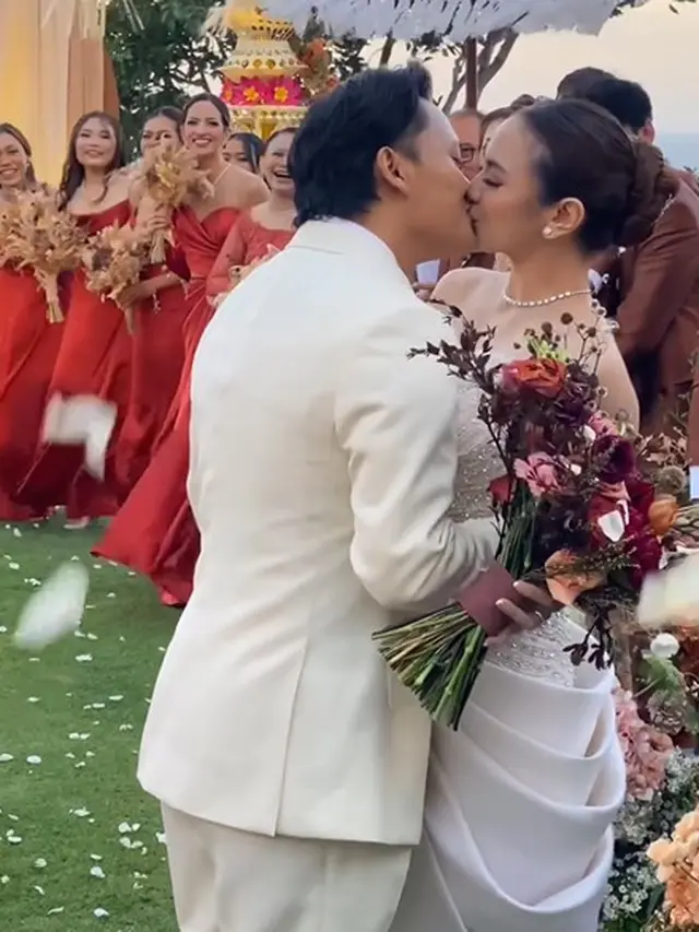 Resepsi kedua Mahalini dan Rizky Febian (Instagram/thebridestory)