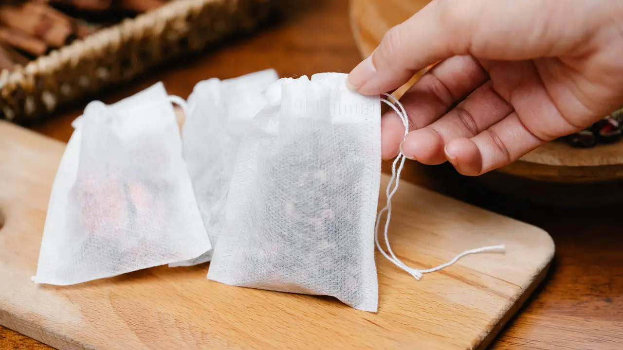Cara membuat masker wajah dengan ampas teh celup