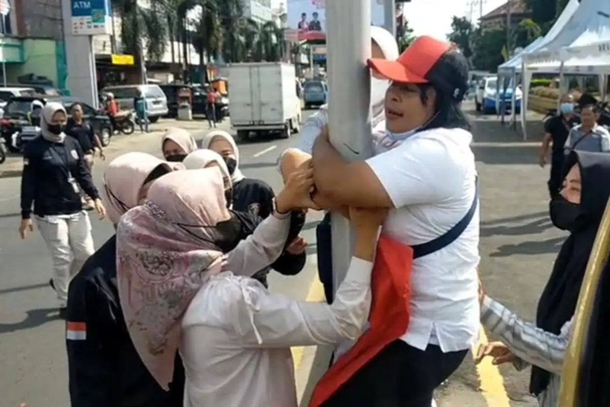 Polisi mengamankan seorang wanita