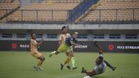Duel Persib Bandung vs Bekasi FC dalam laga uji coba di Stadion Gelora Bandung Lautan Api, Sabtu (12/11/2022). Persib menang 3-0 atas lawannya dalam pertandingan ini. (Dok. Persib)