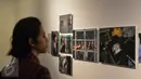 Salah karya foto yang dipamerkan dalam pameran Anugerah Pewarta Foto Indonesia (APFI) 2017 di Jakarta, Jumat (21/4). (Liputan6.com/Faizal Fanani)