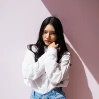 ilustrasi perempuan tidak bahagia/theshots.co/Shutterstock
