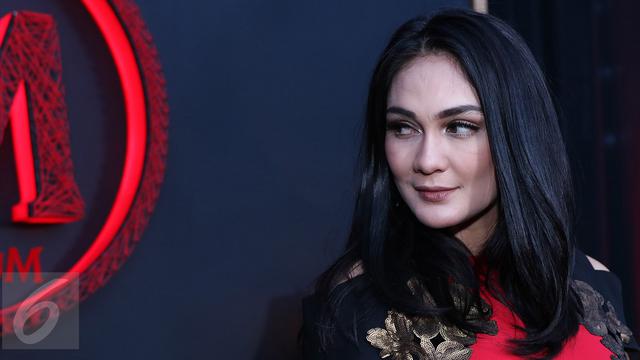 Isu Dinikahi Pacar, Ini Kata Luna Maya - ShowBiz Liputan6.com