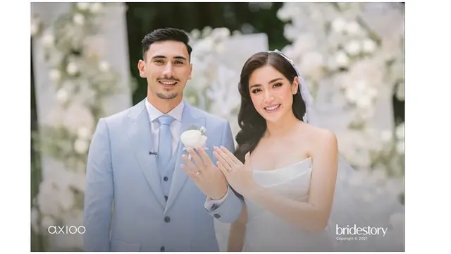 Umumkan Kehamilan, Ini 8 Potret Mesra Jessica Iskandar dan Vincent Verhaag