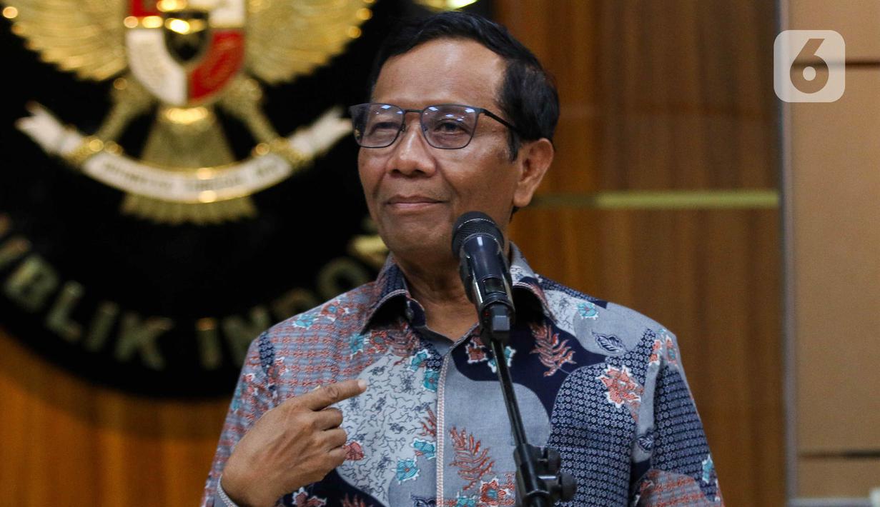 Dalam pidatonya, Mahfud MD mengungkapkan beberapa hal yang belum ia tuntaskan saat menjabat. (Liputan6.com/Herman Zakharia)