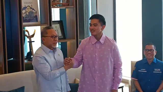 Ketua Umum Partai Solidaritas Indonesia (PSI) Kaesang Pangarep menyambangi Kantor DPP Partai Amanat Nasional (PAN) pada Rabu, (14/8/2024).