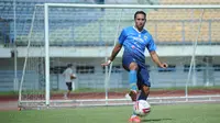 Striker Persib Bandung, Ezra Walian. (Bola.com/Erwin Snaz)