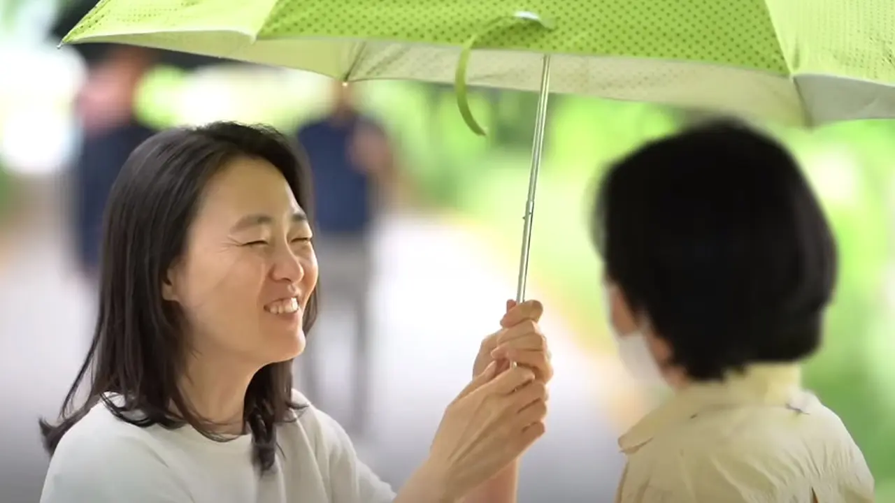 Wanita Korea Adopsi Teman