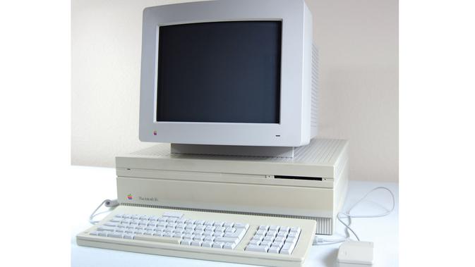 Macintosh IIx, sebuah komputer milik Apple yang dibanderol dengan sangat mahal di tahun 1988 (Foto: Cult of Mac)