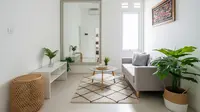 9 Model Ruang Tamu Sempit Ceiling Tinggi agar Terlihat Lapang, Nyaman dan Modern
