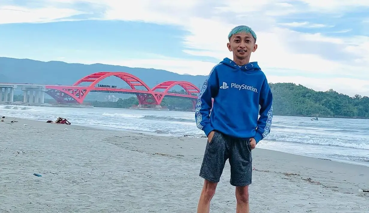 Heri Purnomo atau lebih dikenal dengan Omo Kucrut lahir di Jakarta 8 April 1986. Dalam sinetron yang sempat booming tersebut, Ceking bisa berlari sangat cepat. [Instagram/omokucrut]