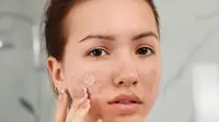 Cara Pakai Acne Patch yang Benar agar Jerawat Cepat Kering