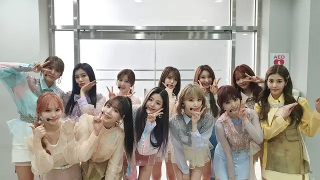 Iz*One (Twitter/ official_izone - https://twitter.com/official_izone/status/1112681141348122624)