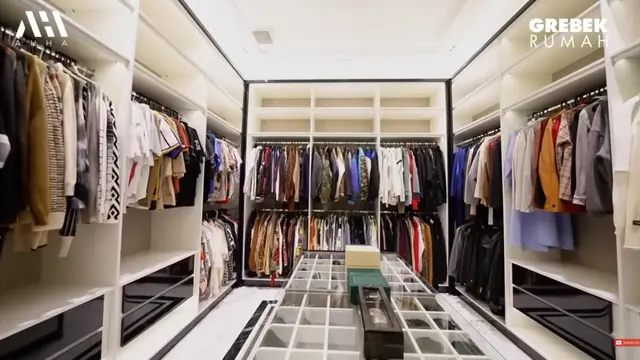 Verrel Bramasta dan rumah barunya (YouTube/AH)