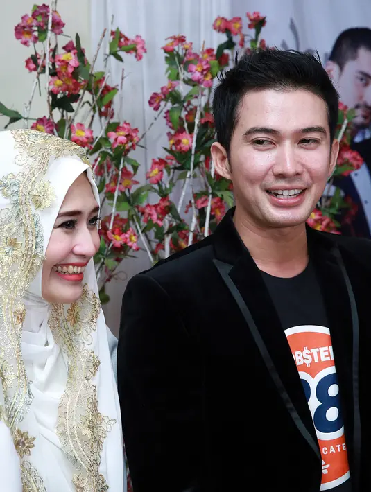 'Mending akhlak dulu, baru nanti pintarnya dapat kedepannya, sayang jika anak pintar tapi akhlaknya enggak baik, kaya rumah, pondasinya dulu ditanamin,' sambung Mandala. (Deki Prayoga/Bintang.com)