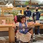 Seniman Cerebral Palsy Teresa Olivia Purba mengusung tema &ldquo;Beyond The Limit&rdquo; dalam pameran tunggal yang menyuguhkan 22 lukisan berkonsep abstrak. (Foto: Koleksi Pribadi Teresa Olivia Purba)