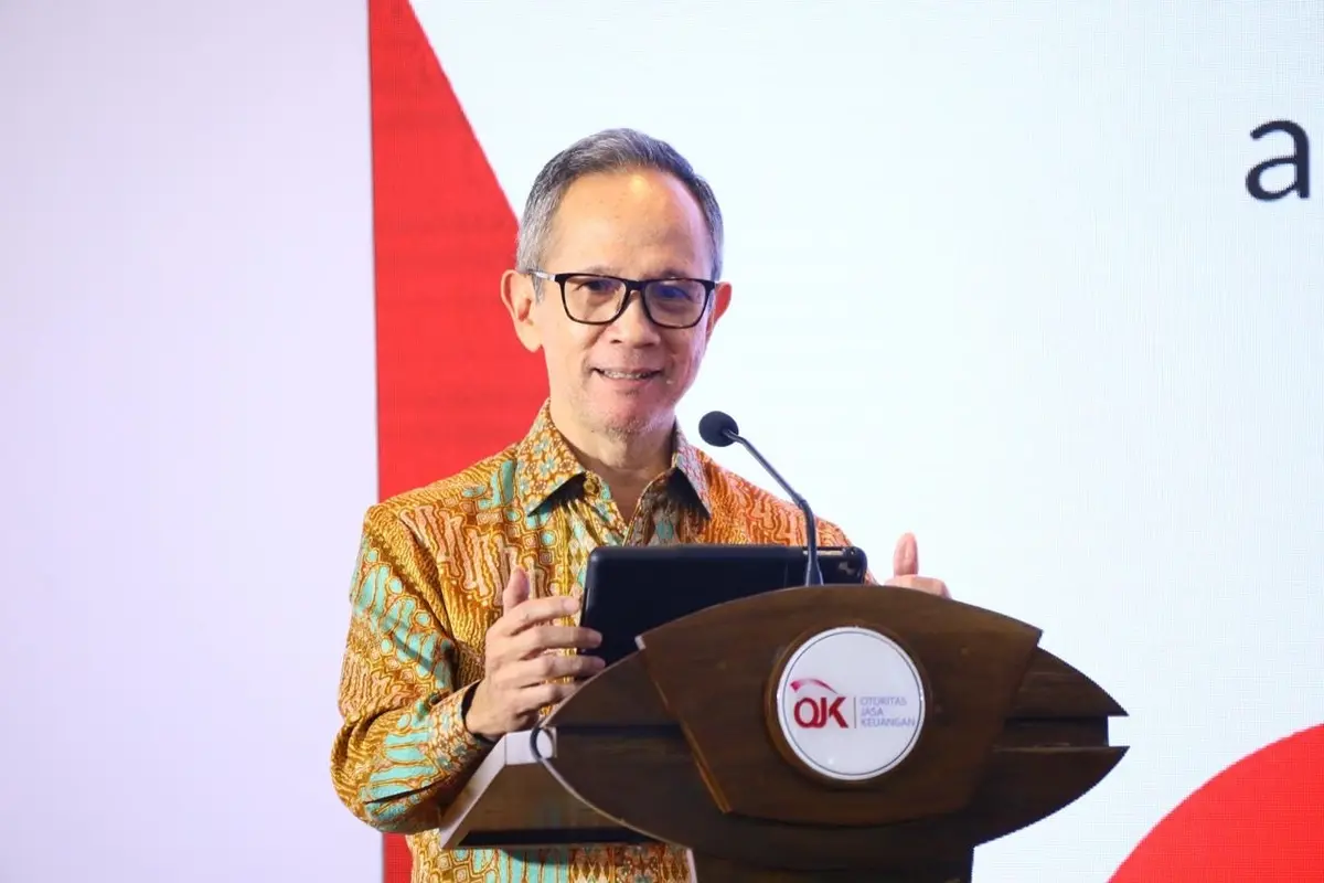 Ketua Dewan Komisioner OJK Mahendra Siregar