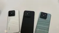Xiaomi 14, HP Flagship Xiaomi terbaru yang hadir dalam tiga opsi warna yakni White, Black, dan Jade Green. (Liputan6.com/ Agustin Setyo Wardani)