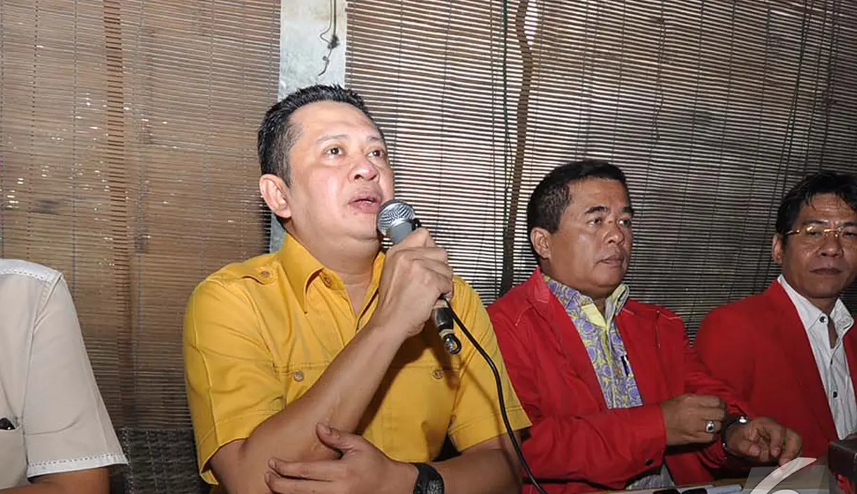 Bambang Soesatyo mengatakan bahwa Munas golkar di Ancol adalah inkonstitusional atau ilegal. Munas Tandingan di Ancol adalah Munas oplosoan atau Munas KW2, Jakarta, Minggu (7/12/2014). (Liputan6.com/Miftahul Hayat) 