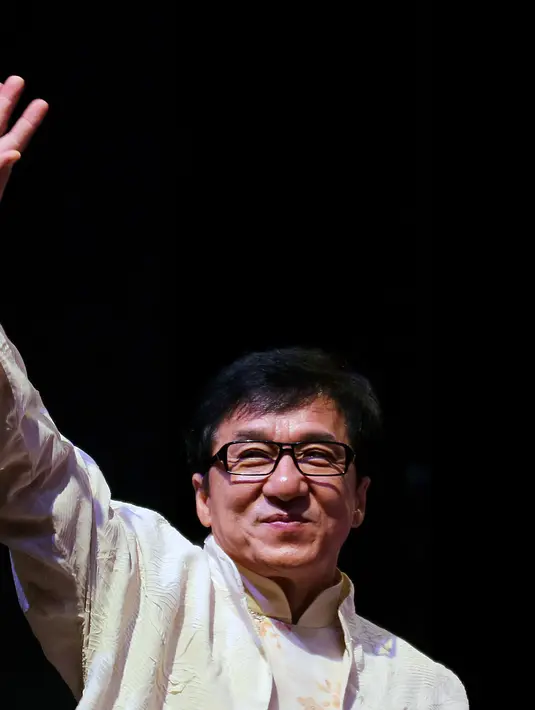 Jika pernah melihat film ‘Police Story’, maka adegan pertarungan di mall saat akhir film adalah adegan yang membuat Jackie Chan hampir meregang nyawa. Ketika ia melompat ke tiang logam, ia mengalami retak tulang dan dislokai panggul. (Bintang/EPA)
