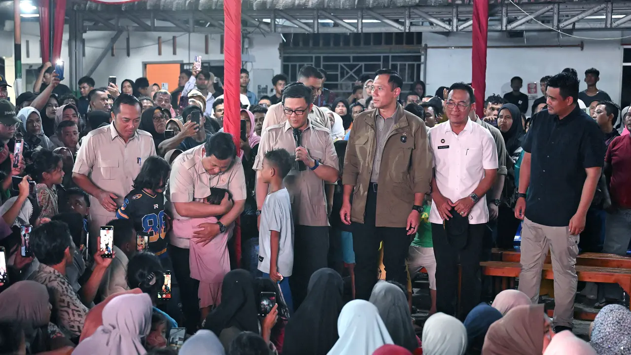 Prabowo merayakan tahun baru bersama pengungsi bencana di Tapanuli Selatan