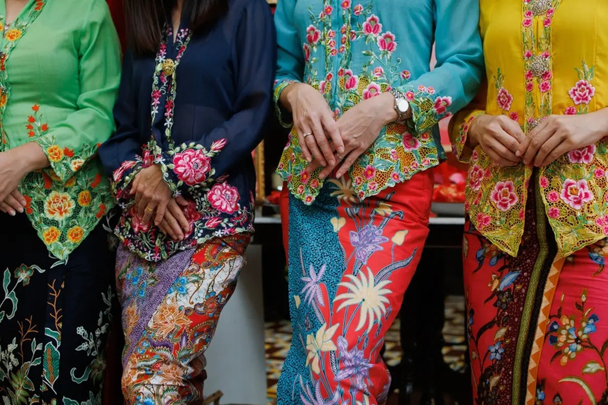 kebaya-kezo