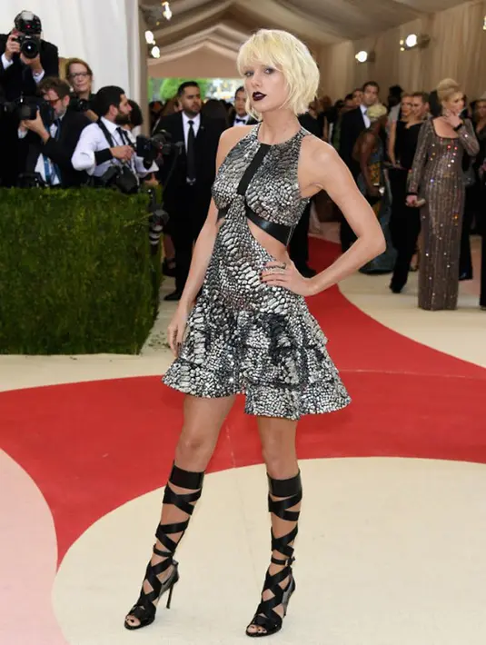 Pujian pun juga masih diberikan Tom untuk Taylor meskipun sudah berpisah. Tom memuji mantan kekasihnya itu sebagai wanita yang hebat. Berpisah dari Taylor, Tom pun mengatakan perlu menguatkan mentalnya. (AFP/Bintang.com)