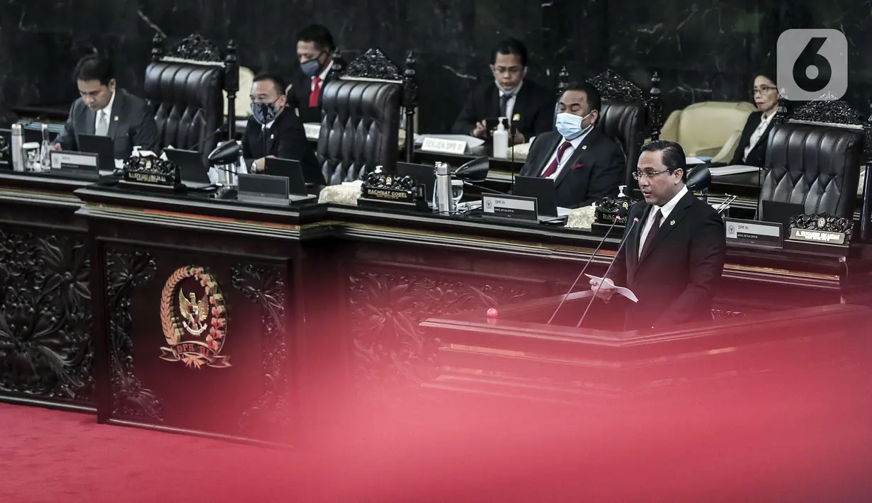 Ketua BPK Agung Firman Sampurna menyampaikan laporan audit BPK saat Rapat Paripurna ke-18 Masa Persidangan IV 2019-2020 di Kompleks Parlemen, Jakarta, Selasa (14/7/2020). DPR mengesahkan RUU tentang Perppu Pilkada menjadi UU. (Liputan6.com/Johan Tallo)