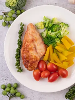 Beberapa tips atur porsi makan tanpa harus menghitung kalori. (foto: jcomp/freepik)