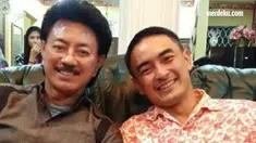Kabar duka datang dari keluarga Gubernur nonaktif Jambi Zumi Zola. Ayahandanya, Zulkifli Nurdin dikabarkan meninggal dunia di Rumah Sakit Pondok Indah, Jakarta.