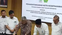 MoU Yayasan Rumah Sakit Islam Surabaya dengan Badan Penyelenggara Jaminan Produk Halal (BPJPH) Kementerian Agama. (Foto: Liputan6.com/Dian Kurniawan)