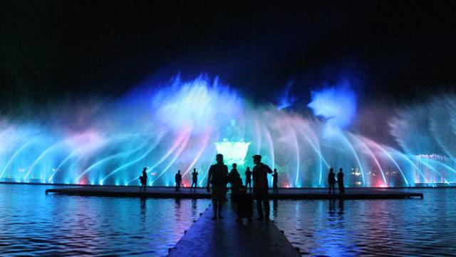 Demi Kenyamanan, Pintu Masuk Taman Air Sri Baduga Ditambah